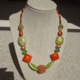 orange-green-neckless